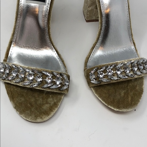 Cape Robbins Velvet Mustard high heels - Picture 5 of 5